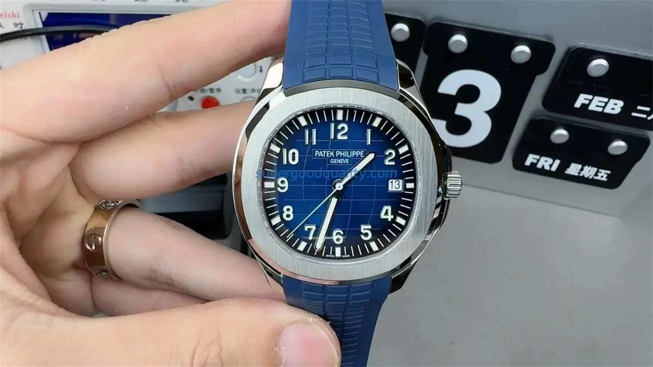 94420dc3ly4i7vge4dkyfj20xc0irkbn.jpg Patek Philippe Aquanaut 5168G Replica – Blue Dial, White Gold Case, 3K Factory Precision - 图片 1