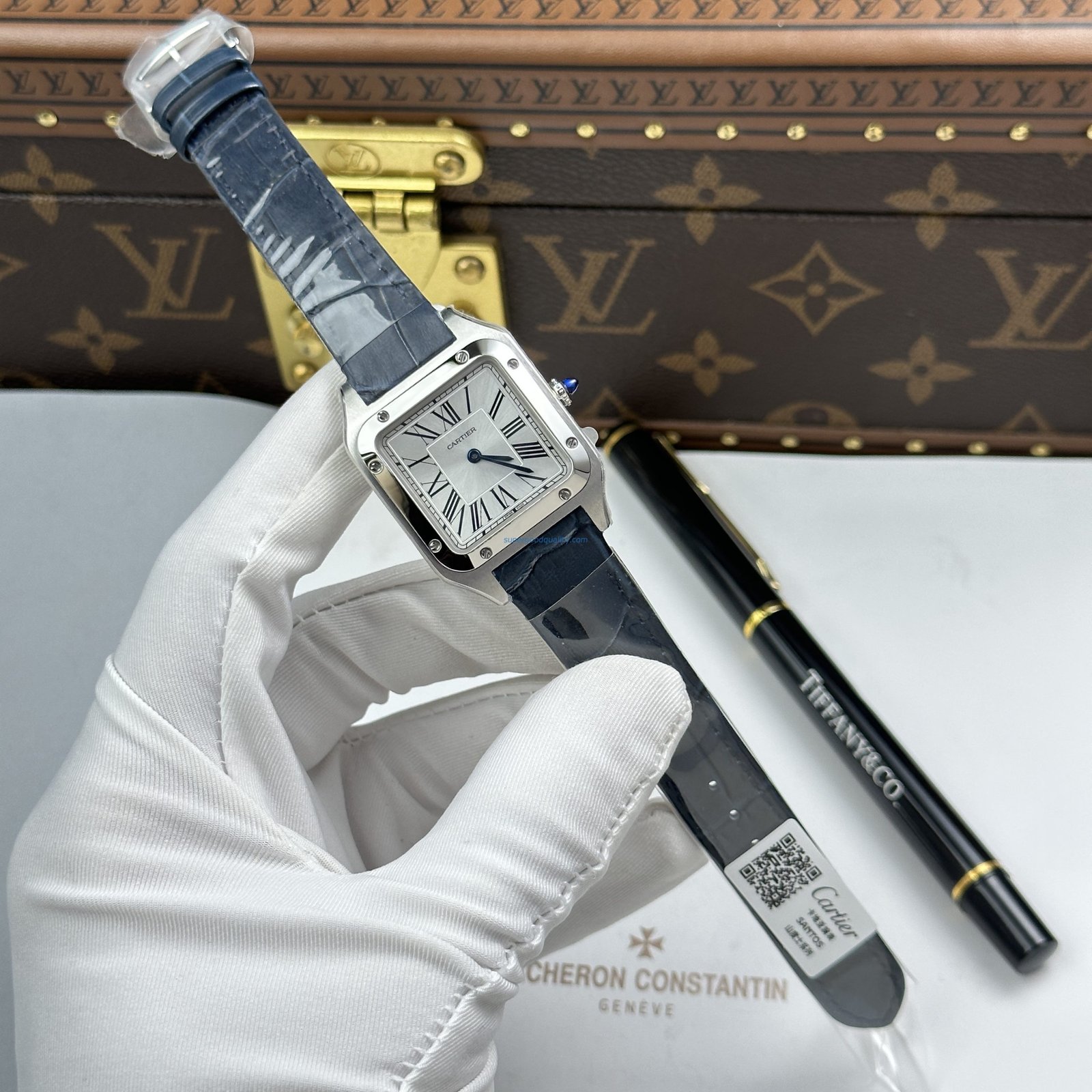 DONG-HO-CARTIER-SANTOS-DUMONT-REPLICA-11-MAT-SO-MAU-TRANG-DAY-DA-MAU-XAM-XANH-43.5X31-10-scaled-1 CARTIER SANTOS DUMONT GOOD IMITATION WATCH WHITE DIAL GREY BLUE LEATHER STRAP 43.5X31.4MM - 图片 1