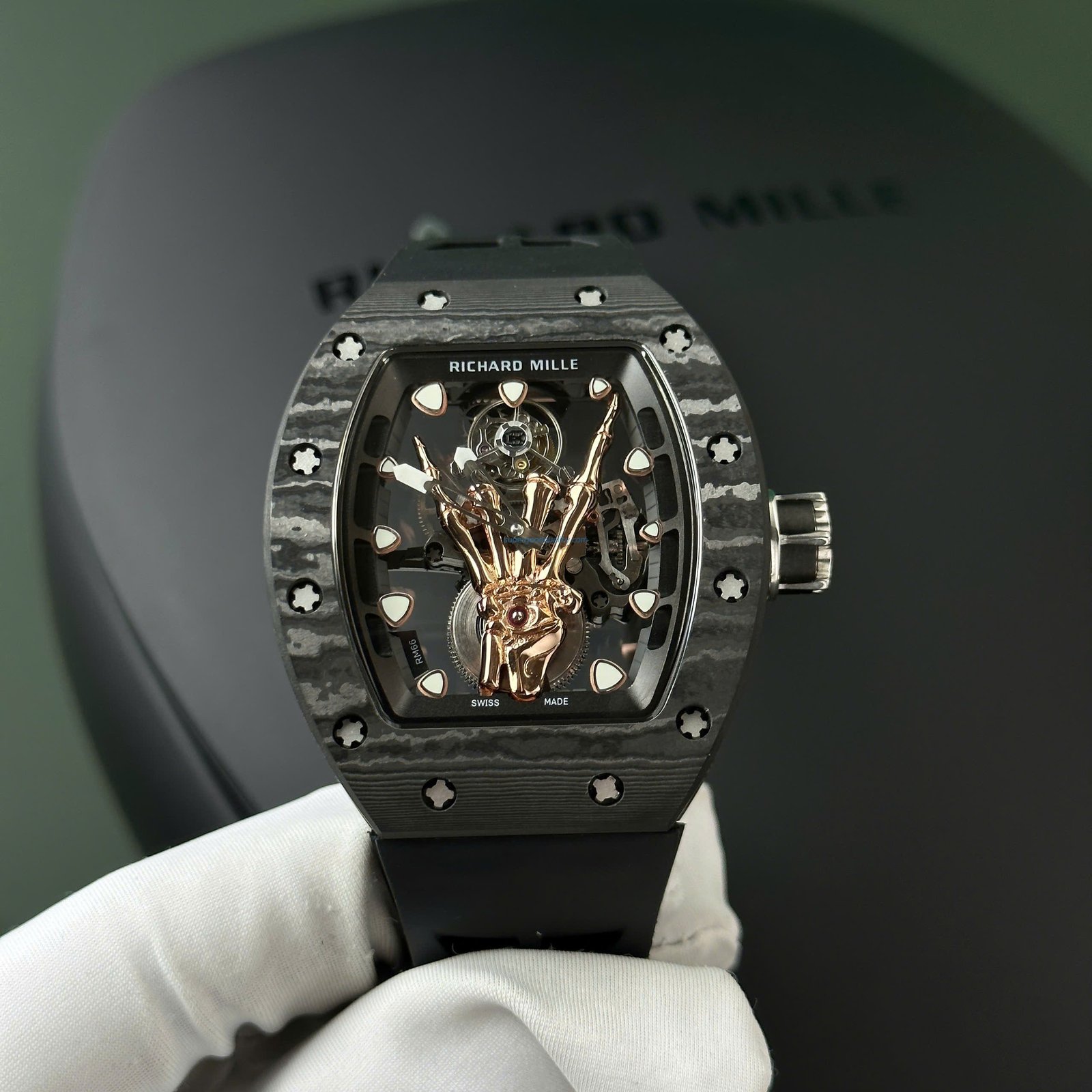 DONG-HO-RICHARD-MILLE-RM66-REPLICA-11-VO-CARBON-DEN-MAT-SO-ROCK-N-ROLL-DAY-CAO-SU-42.7x49-10 RICHARD MILLE RM66 REPLICA WATCHES CARBON CASE ROCK N ROLL DIAL TOURBILLON 42.7×49.9MM - 图片 1