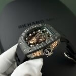 RICHARD MILLE RM66 REPLICA WATCHES CARBON CASE ROCK N ROLL DIAL TOURBILLON 42.7×49.9MM - 图片 4