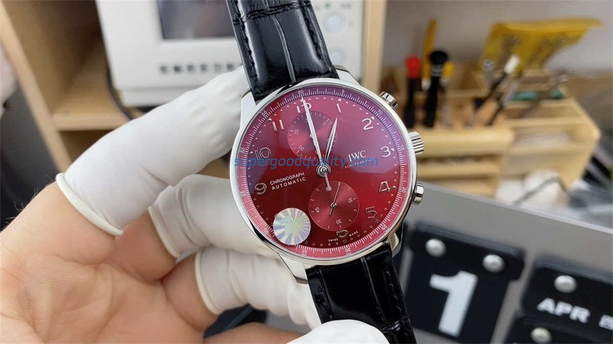 wsxc1764594625880_0.jpg ZF Factory IWC Red Dial Chronograph Replica – Portugieser Automatic 41mm Men’s Watch - 图片 1