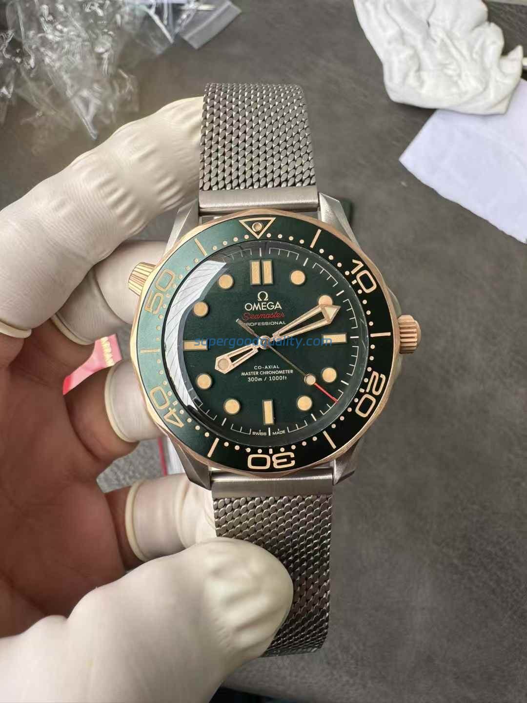 微信图片_2026-04-20_162225_734.jpg VS Factory Omega Seamaster Diver 300M 42mm “Green / Titanium & Bronze Gold” (210.90.42.20.10.001)1:1 Super Clone – DD8806 Movement - 图片 1